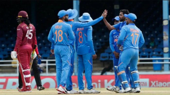 তৃতীয় একদিনের ম্যাচে বৃষ্টির জেরে ফের খেলা বন্ধ! তাহলে সিরিজ কি ভারতের হাতে? তৃতীয় একদিনের ম্যাচে বৃষ্টির জেরে ফের খেলা বন্ধ! তাহলে সিরিজ কি ভারতের হাতে?
