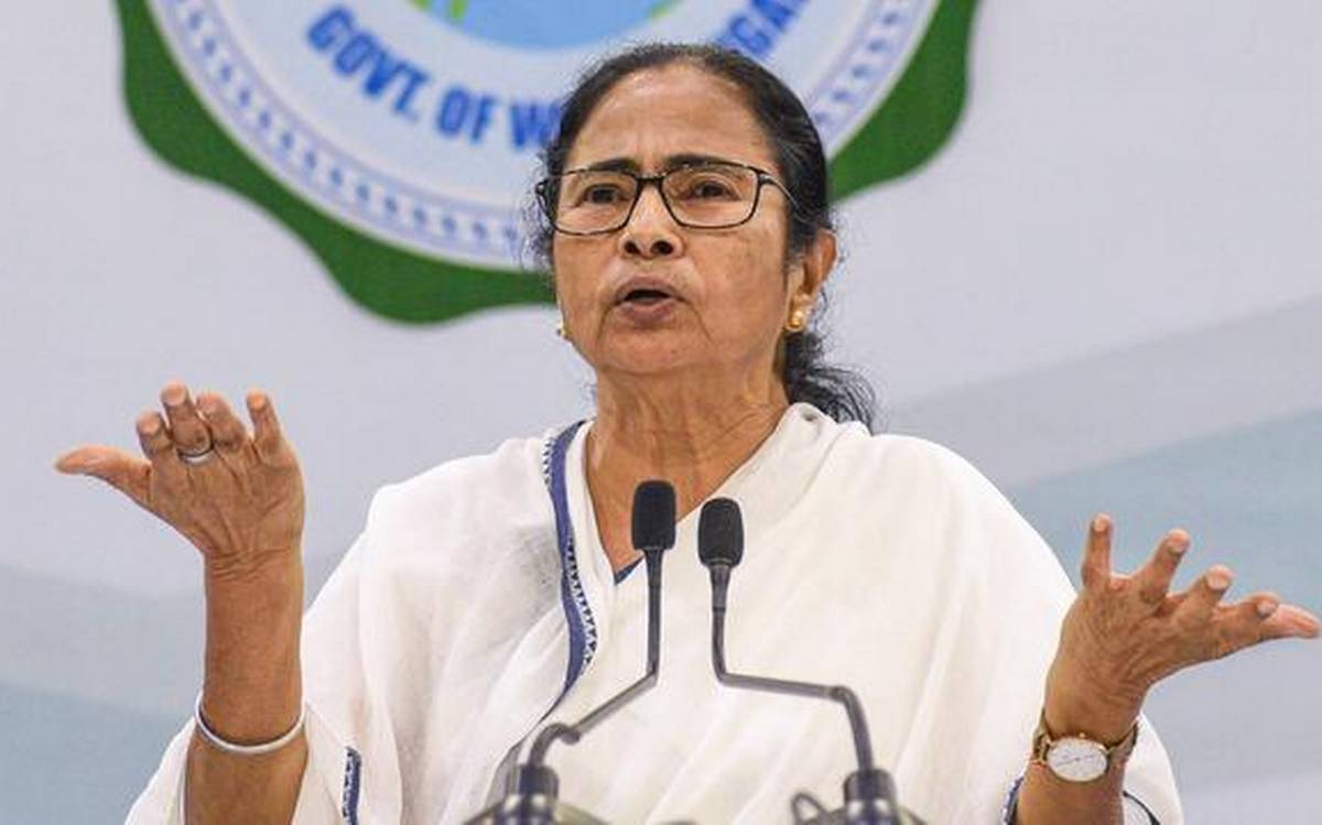 দুর্গাপুজো নিয়ে ভুয়ো খবর, একশো বার ওঠবোস করানোর হহুমকি মমতার দুর্গাপুজো নিয়ে ভুয়ো খবর, একশো বার ওঠবোস করানোর হহুমকি মমতার