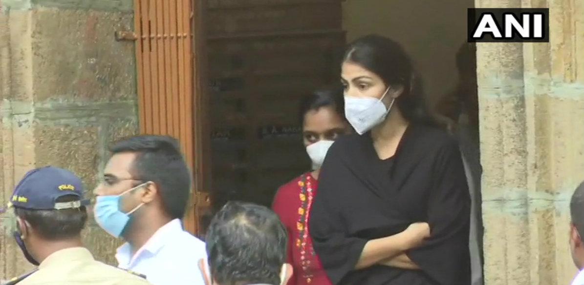 মেডিক্যাল টেস্টের পর রিয়াকে আদালতে পেশ করা হবে মেডিক্যাল টেস্টের পর রিয়াকে আদালতে পেশ করা হবে