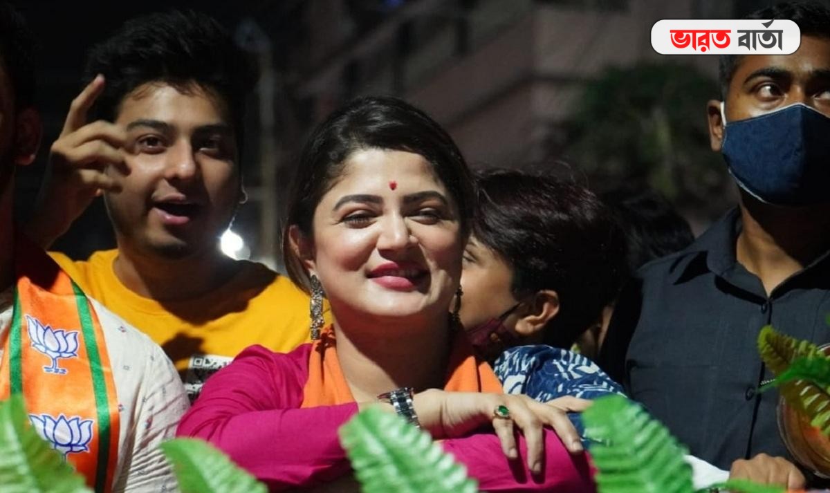 অনুমতি ছাড়া রোড শো করেছেন শ্রাবন্তী, পর্ণশ্রী থানার এফআইআর দায়ের করল পুলিশ