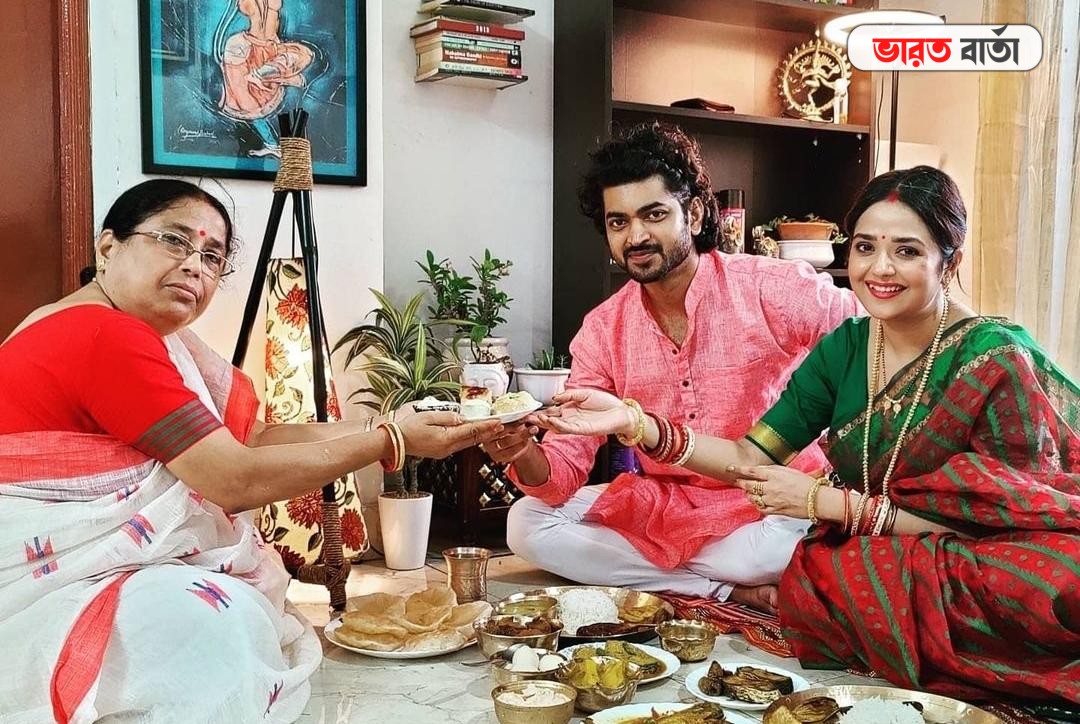 পঞ্চ ব্যাঞ্জনে আপ্যায়ন শাশুরির, দেখুন ওম-মিমির প্রথম জামাইষষ্ঠী সমস্ত ছবি পঞ্চ ব্যাঞ্জনে আপ্যায়ন শাশুরির, দেখুন ওম-মিমির প্রথম জামাইষষ্ঠী সমস্ত ছবি