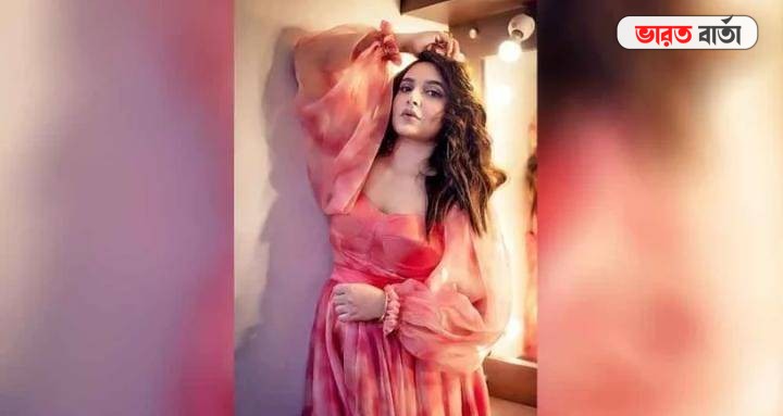 Subhashree Ganguly: দ্বিতীয় পরিবারের সঙ্গে আলাপ করালেন রাজ ঘরণী! রইলো ভিডিও Subhashree Ganguly: দ্বিতীয় পরিবারের সঙ্গে আলাপ করালেন রাজ ঘরণী! রইলো ভিডিও