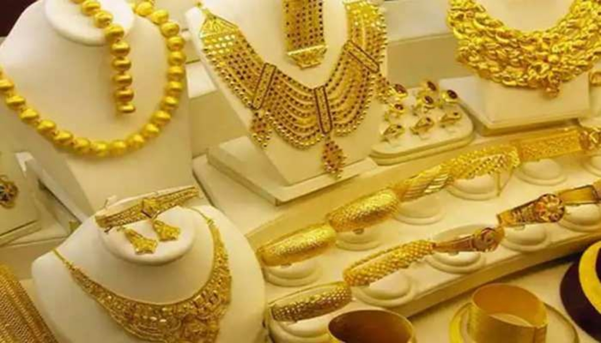 Gold and silver price: রাখির আগে এক ধাক্কায় দাম কমলো সোনার! আজ কলকাতায় কত হলো সোনা রুপোর দাম?