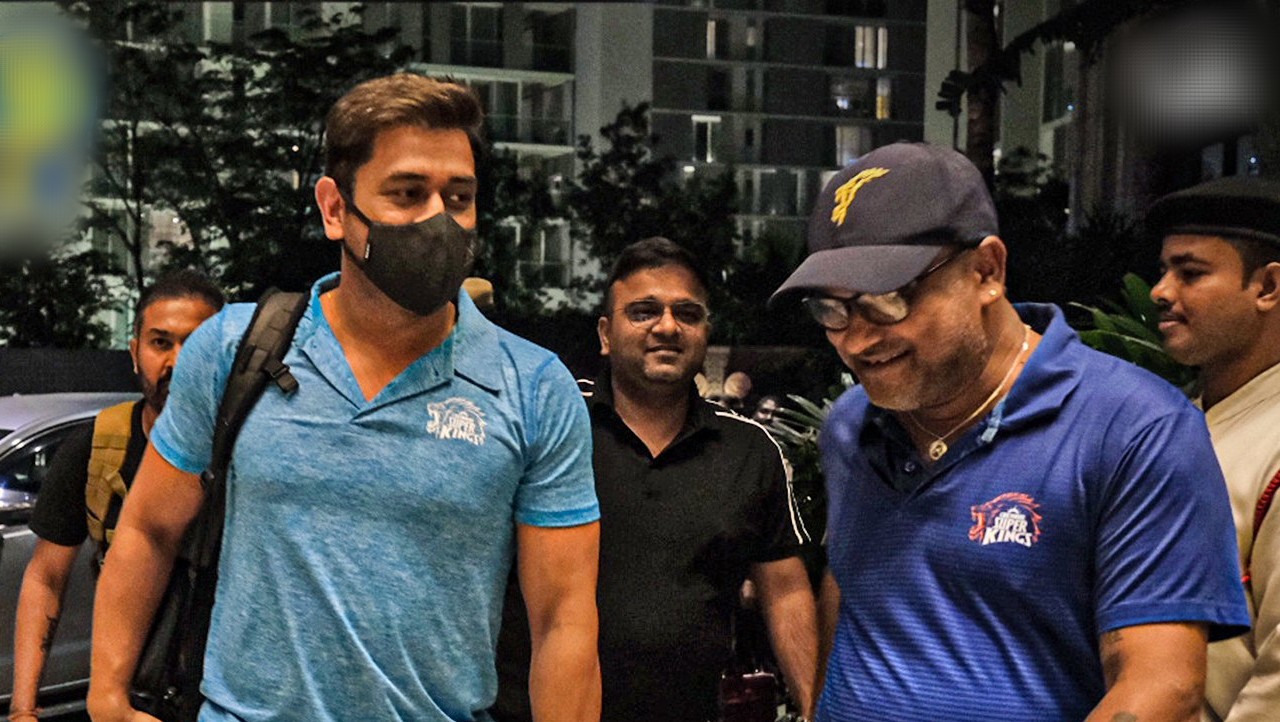 IPL 2023: IPL শুরু হওয়ার পূর্বে চেন্নাইয়ে পৌঁছালেন মহেন্দ্র সিং ধোনি, পেলেন রাজার মতো সম্বর্ধনা IPL 2023: IPL শুরু হওয়ার পূর্বে চেন্নাইয়ে পৌঁছালেন মহেন্দ্র সিং ধোনি, পেলেন রাজার মতো সম্বর্ধনা