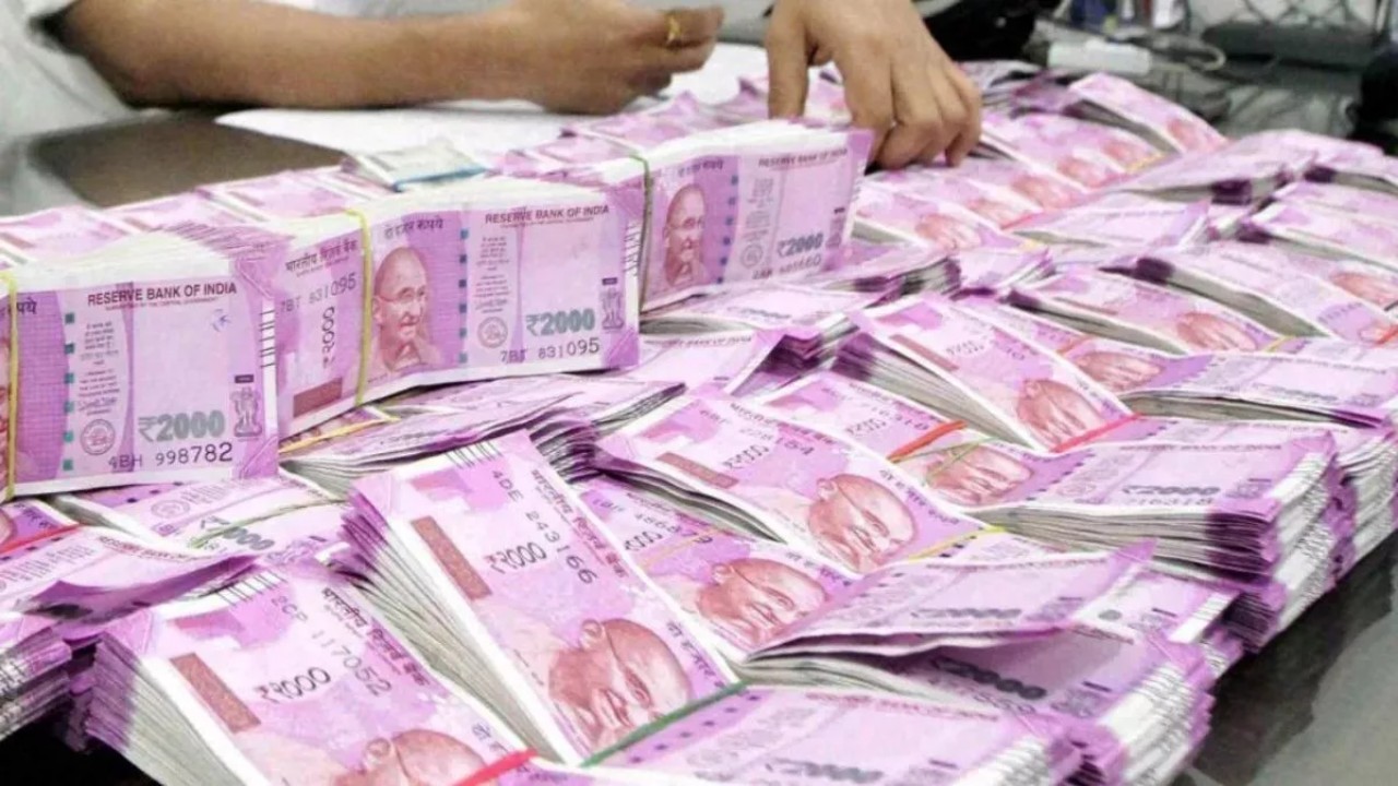 Atal pension yojana: এক কোটিরও বেশি মানুষ গ্রহণ করেছেন পেনশন স্কিম, জানুন এই স্কিম সম্পর্কে আরও বিস্তারিত