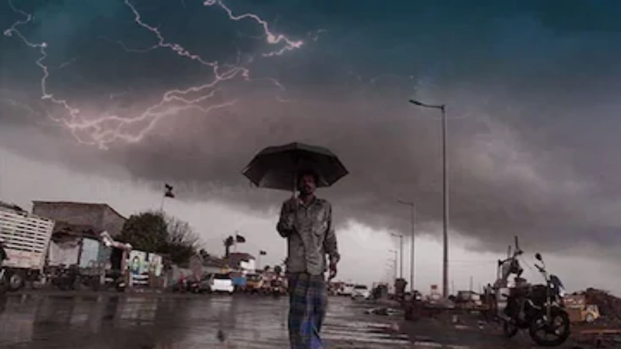 West Bengal weather update: মুহূর্তেই বদলাবে আবহাওয়া, ব্যাপক শিলা বৃষ্টি এবং ঝড়ের সম্ভাবনা কলকাতায়, রাজ্যজুড়ে বৃষ্টিপাতের পূর্বাভাস হাওয়া অফিসের