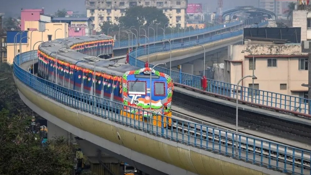Joka metro: নরেন্দ্র মোদির হাত ধরে শুরু হয়েছিল যাত্রা, নতুন নিয়মে কি ঘুরে দাঁড়াতে পারবে জোকা মেট্রো?