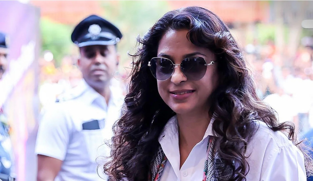 Juhi Chawla's Daughter: মেয়ের জন্য গর্বিত জুহি চাওলা, স্বপরিবারে ছবি শেয়ার করে সেকথাই জানালেন অভিনেত্রী Juhi Chawla's Daughter: মেয়ের জন্য গর্বিত জুহি চাওলা, স্বপরিবারে ছবি শেয়ার করে সেকথাই জানালেন অভিনেত্রী