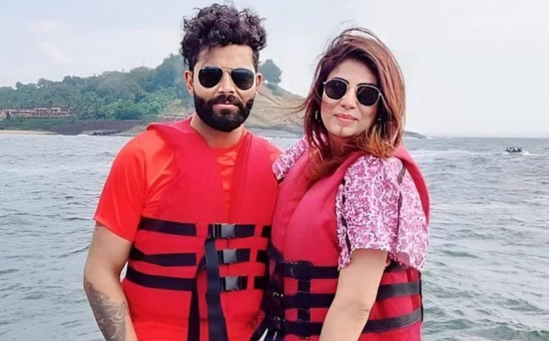 সৌন্দর্যে মালাইকে আরোরাকে টেক্কা দেবে রবীন্দ্র জাদেজার স্ত্রী, দেখুন তার সুন্দর ছবির