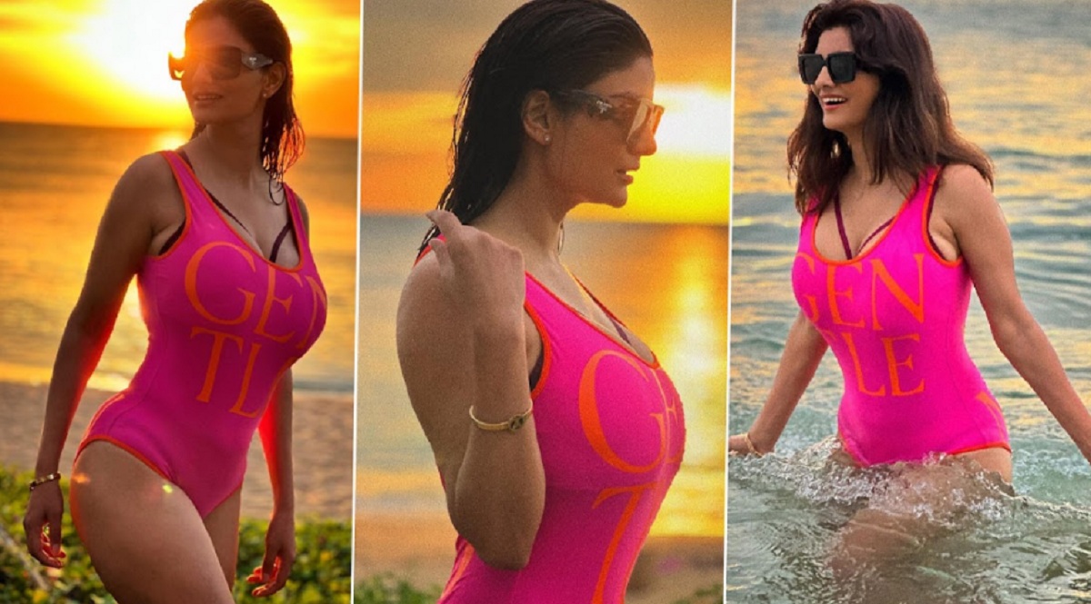 Anveshi Jain: সমুদ্রের জলে জলকেলিতে মত্ত অন্বেষী, গোলাপি মনোকিনিতে হুঁস ওড়ালেন অভিনেত্রী Anveshi Jain: সমুদ্রের জলে জলকেলিতে মত্ত অন্বেষী, গোলাপি মনোকিনিতে হুঁস ওড়ালেন অভিনেত্রী