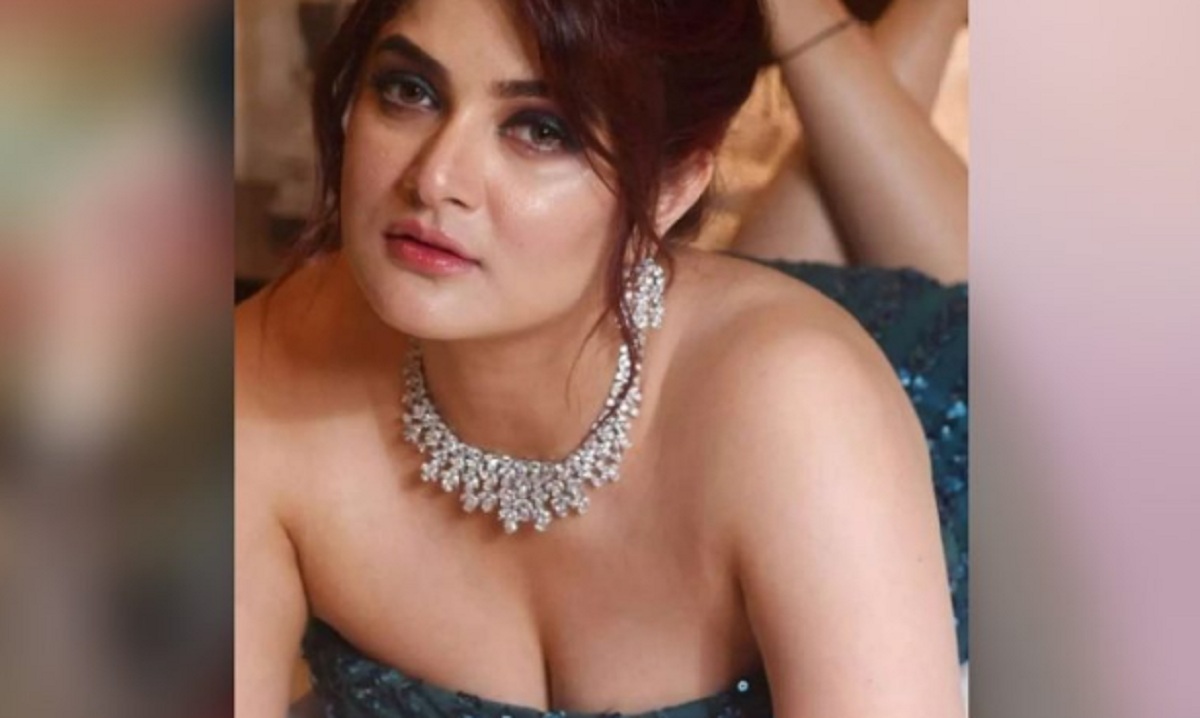 হোটেল রুম থেকে এমন পোজ দিলেন অভিনেত্রী Srabanti Chatterjee হোটেল রুম থেকে এমন পোজ দিলেন অভিনেত্রী Srabanti Chatterjee