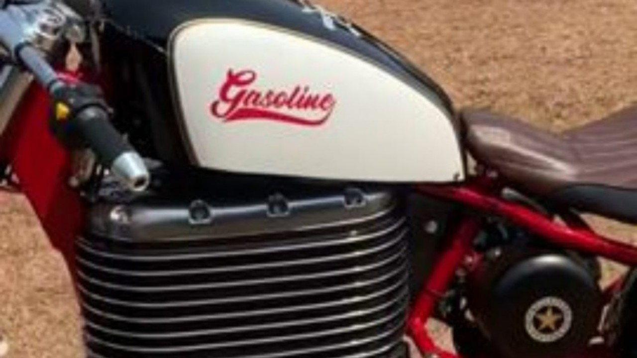 Royal Enfield Gasoline: এটাই দেখা বাকি ছিল, এবার রয়্যাল এনফিল্ডও তৈরি করেছে একটি নতুন ইভি, নাম দিয়েছে গ্যাসোলিন