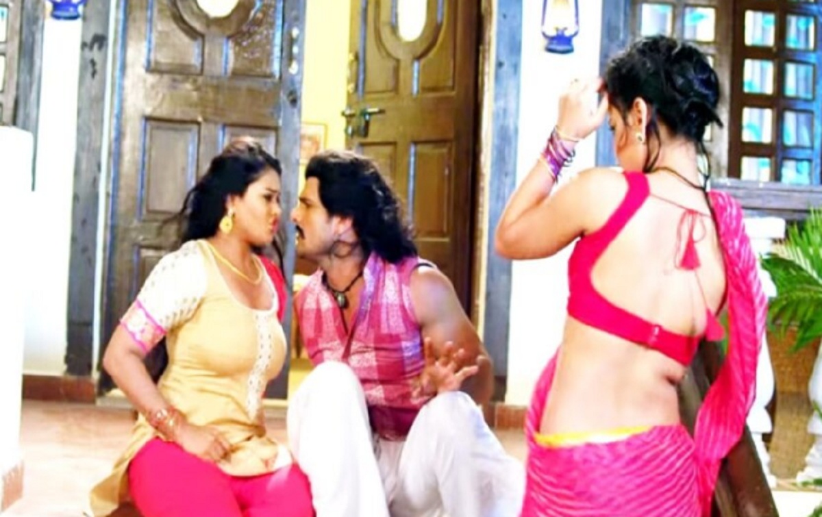 তনুশ্রীর সাথে অন্তরঙ্গতায় মত্ত হয়ে খাট ভাঙলেন খেসারি লাল যাদব, ভিডিও দেখে পাগল ভক্তরা