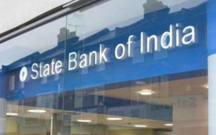 SBI: টাকা জমা দিতেও লাগবে চার্জ, জানুন ব্যাঙ্কের নির্ধারিত নিয়ম