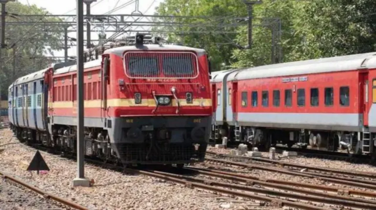 এবার আপনি বুক করতে পারবেন গোটা ট্রেন, জেনে নিন Indian Railway নির্ধারিত রেট