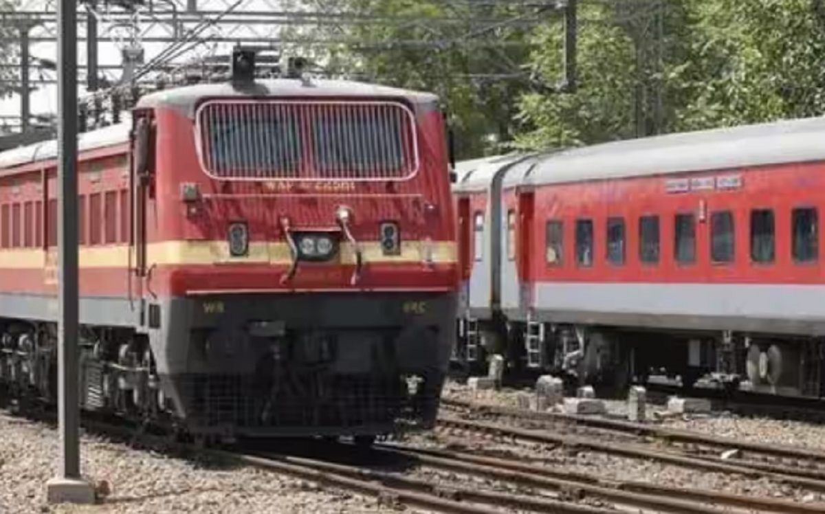 Indian Railway: কুয়াশার কারণে 21টি ট্রেন দেরিতে চলছে, বাড়ি ছাড়ার আগে ট্রেনের তালিকা দেখুন Indian Railway: কুয়াশার কারণে 21টি ট্রেন দেরিতে চলছে, বাড়ি ছাড়ার আগে ট্রেনের তালিকা দেখুন
