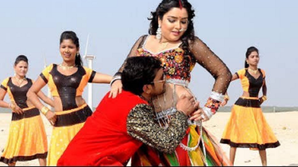 Bhojpuri: সমুদ্রের তীরে আম্রপালিকে জড়িয়ে ধরে এমন কাজ করলেন নিরাহুয়া, একা দেখুন ভিডিও