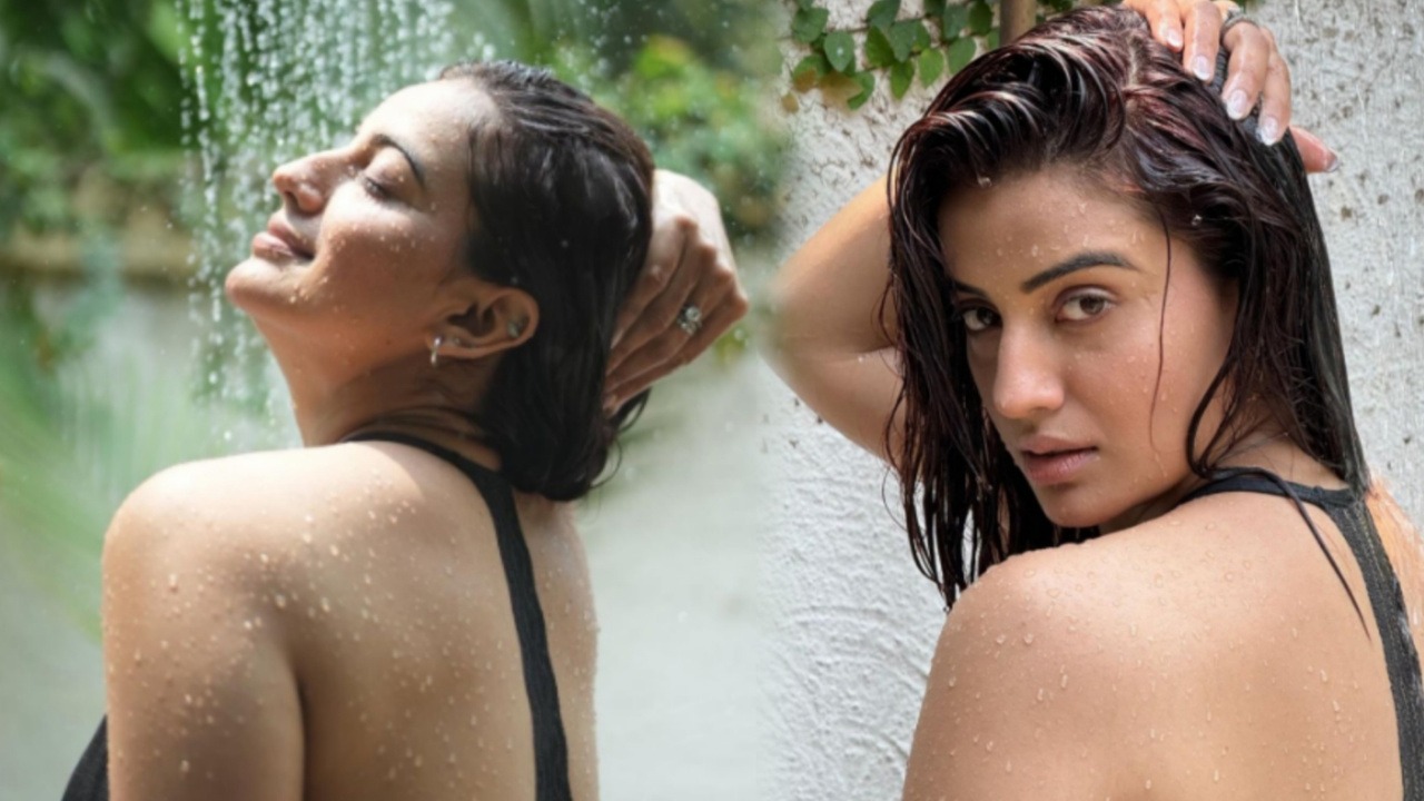 Akshara Singh: খোলামেলা অবস্থাতে স্নান করার ছবি শেয়ার করলেন অক্ষরা, ক্যামেরায় সামনে সাহসী পোজ দিয়েছেন