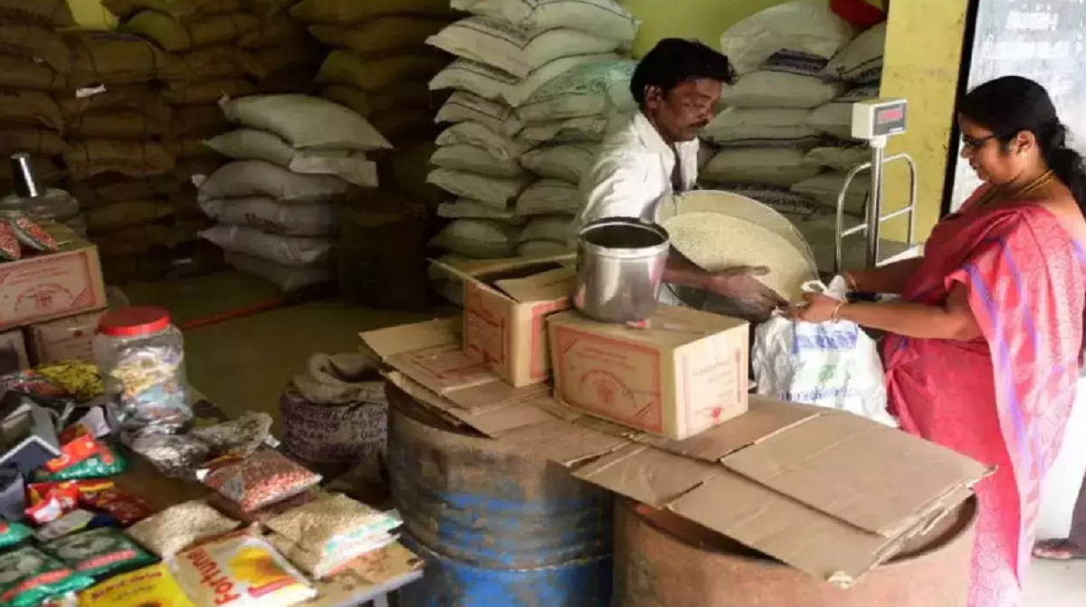Ration Card Cancelled: বাতিল হচ্ছে লাখ লাখ রেশন কার্ড, আপনার কার্ড নেই তো তালিকায়? এইভাবে চেক করুন