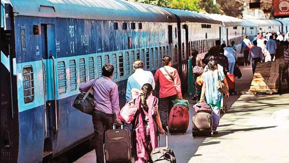 Indian Railways: রেল যাত্রীদের জন্য সুখবর, এবার রোগীদের টিকিটে ৭৫ শতাংশ ছাড় দিচ্ছে ভারতীয় রেল