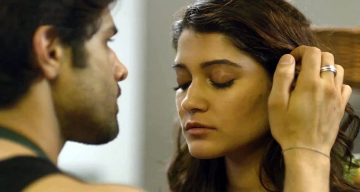 Web Series: এমএক্স প্লেয়ারের সবচেয়ে বোল্ড ওয়েব সিরিজ এটি, ভুলেও কারোর সামনে দেখবেন না